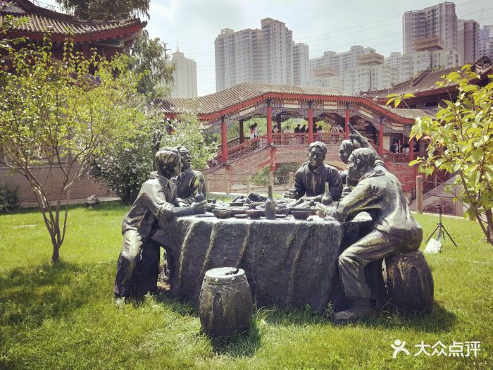 星空真人集团官网|丁晓红化身“性感百灵” 为民歌换上时尚的新衣